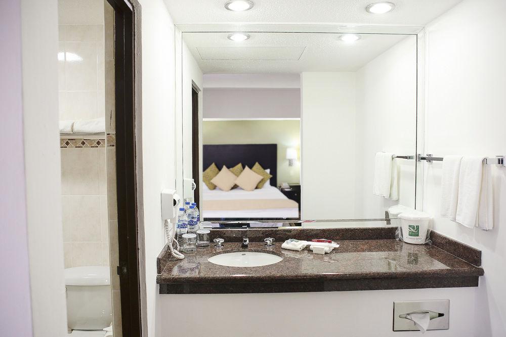 Quality Inn Nuevo Laredo Eksteriør bilde