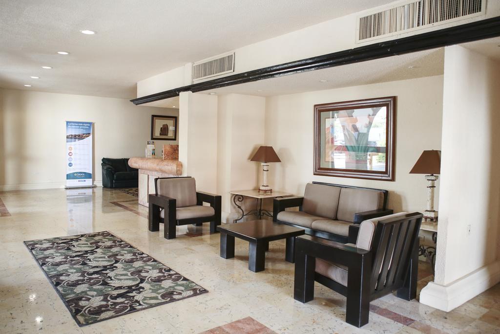 Quality Inn Nuevo Laredo Eksteriør bilde