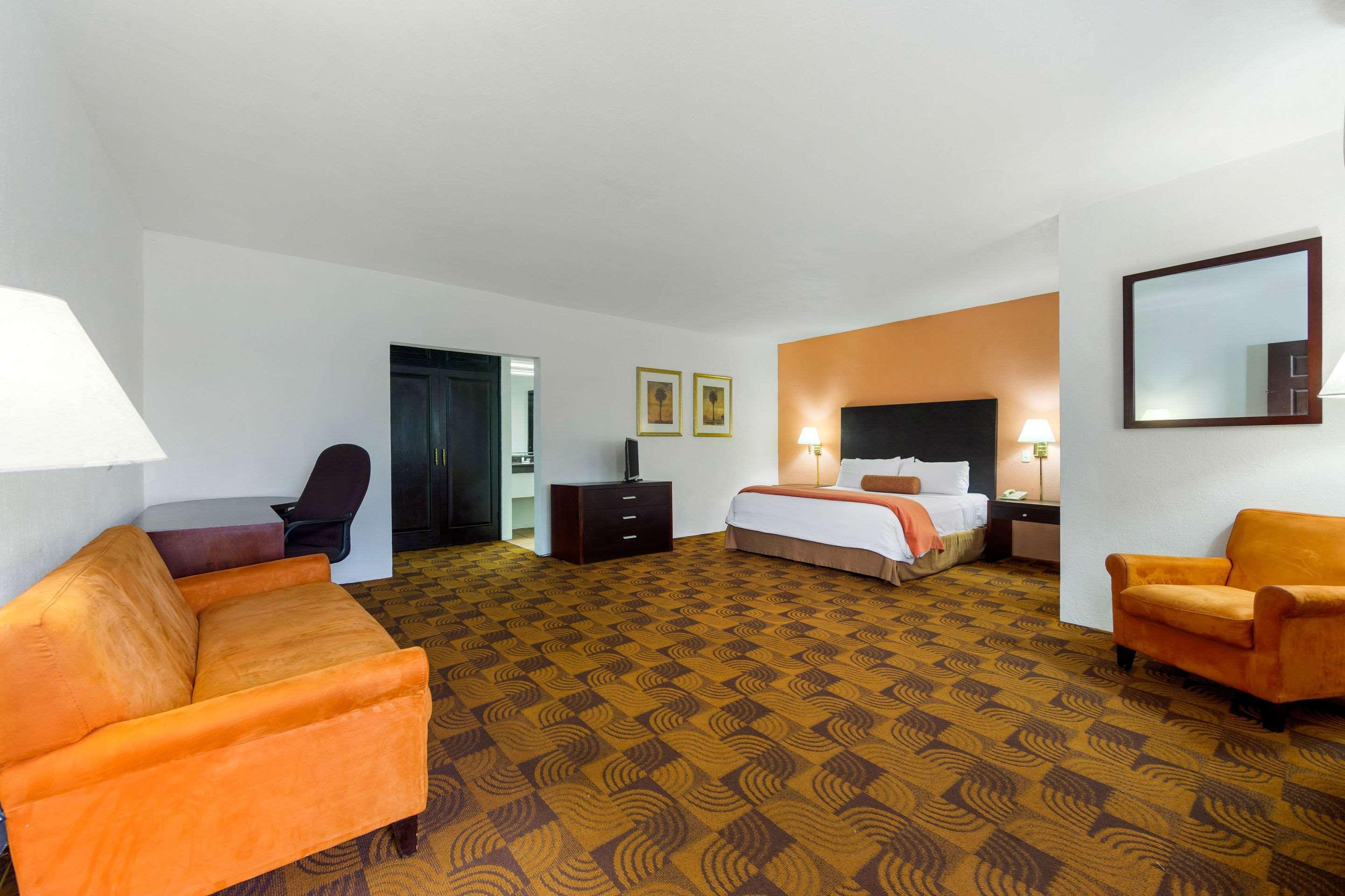 Quality Inn Nuevo Laredo Eksteriør bilde