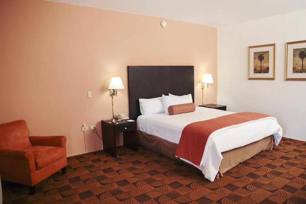 Quality Inn Nuevo Laredo Eksteriør bilde