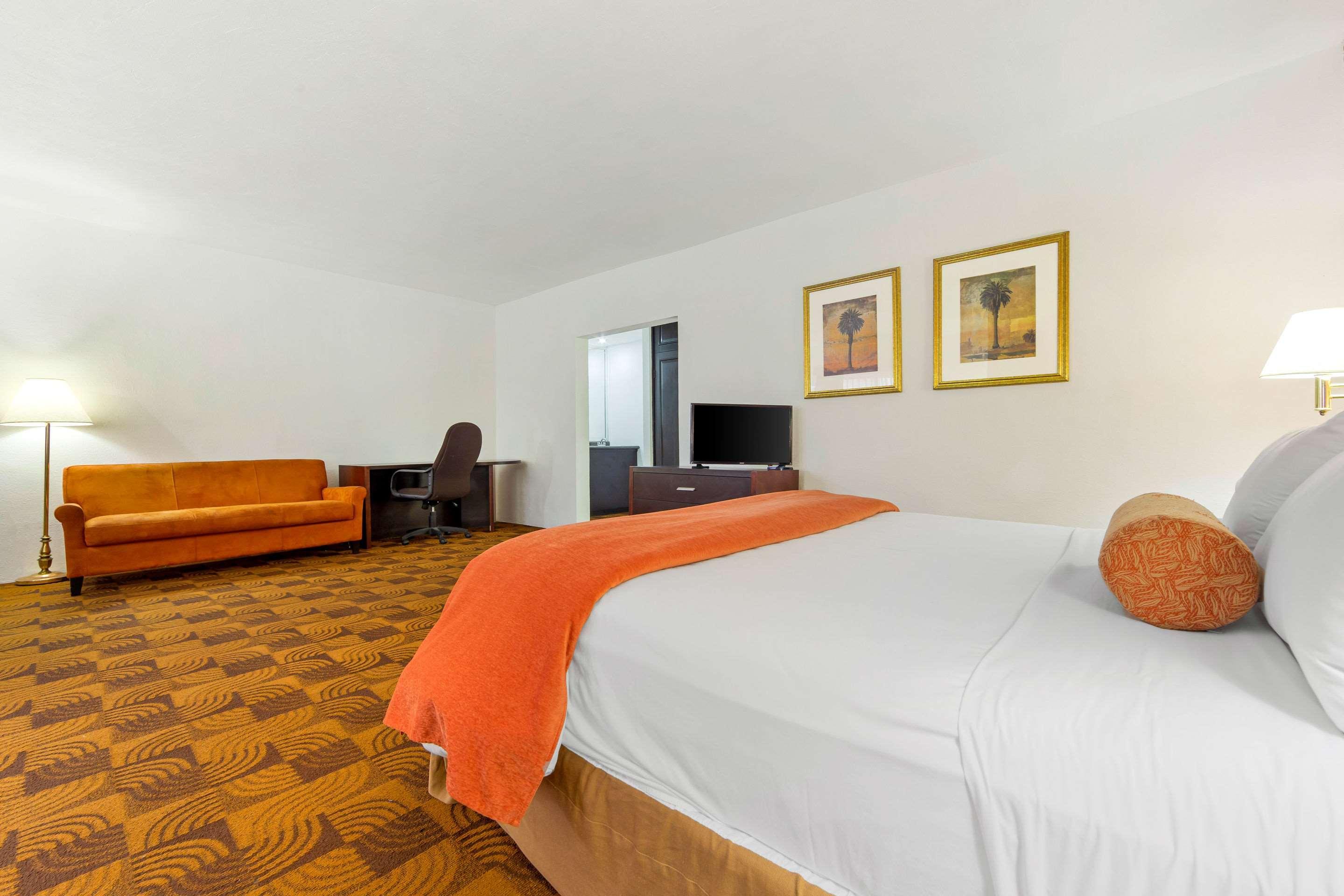 Quality Inn Nuevo Laredo Eksteriør bilde