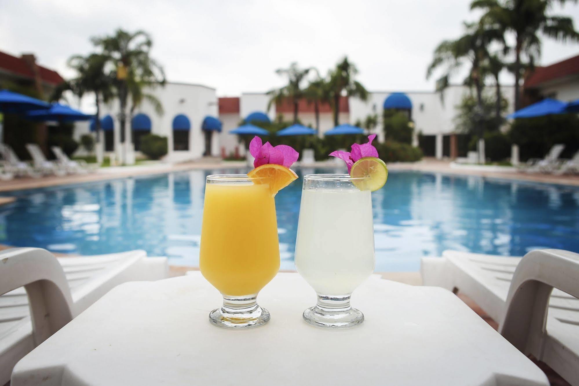 Quality Inn Nuevo Laredo Eksteriør bilde